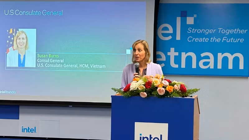 Bà Susan Burns, Tổng Lãnh sự Hoa Kỳ tại Thành phố Hồ Chí Minh, phát biểu tại hội nghị.