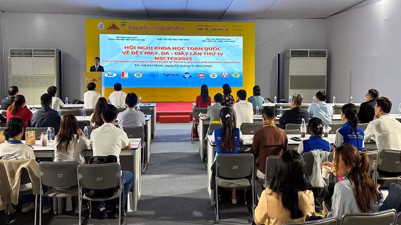 Quang cảnh hội nghị