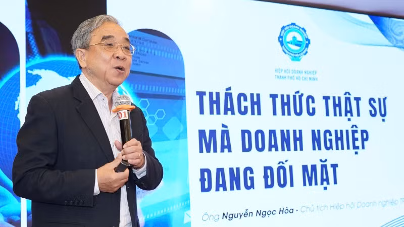 Chủ tịch Hiệp hội Doanh nghiệp Thành phố Hồ Chí Minh Nguyễn Ngọc Hòa phát biểu tại diễn đàn. (Ảnh CTV)