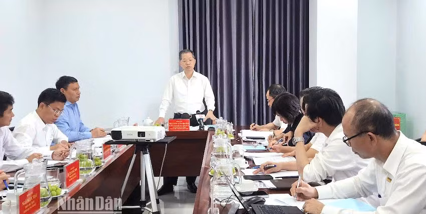 Bí thư Thành ủy Đà Nẵng Nguyễn Văn Quảng phát biểu chỉ đạo tại buổi làm việc. (Ảnh: ĐÌNH TĂNG).