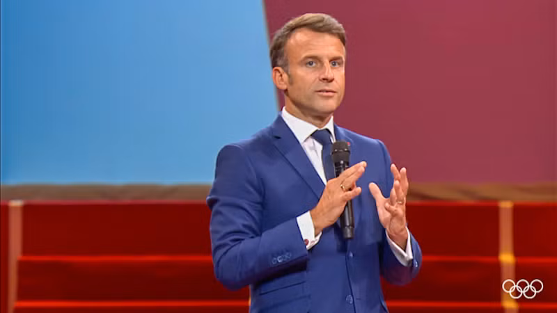 Tổng thống Pháp Emmanuel Macron khẳng định: Tại Paris, một trang mới trong lịch sử thể thao, gắn kết và bao trùm sẽ được viết nên.