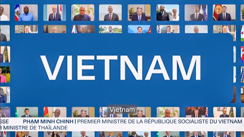 Việt Nam nêu cao khẩu hiệu: "Vì thanh niên, thể thao và phát triển, Việt Nam cam kết."