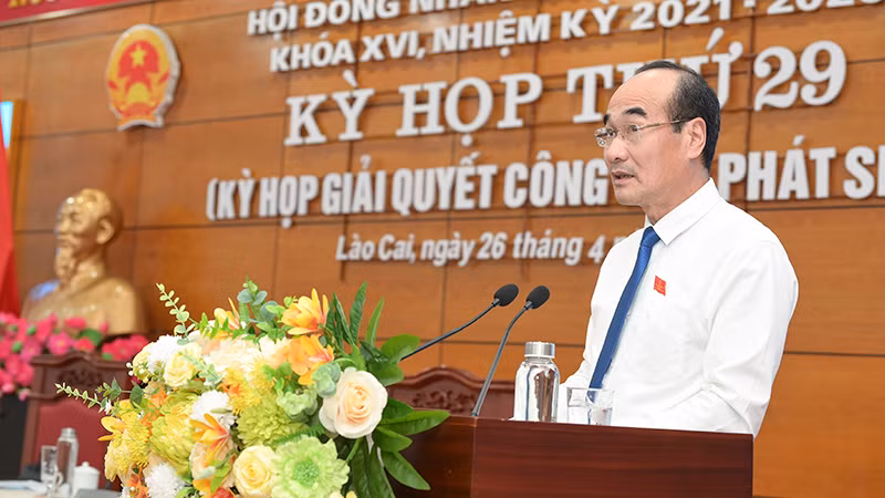Đồng chí Vũ Xuân Cường, Phó Bí thư Thường trực Tỉnh ủy, Chủ tịch Hội đồng nhân dân tỉnh Lào Cai phát biểu. Đồng chí Vũ Xuân Cường, Phó Bí thư Thường trực Tỉnh ủy, Chủ tịch Hội đồng nhân dân tỉnh Lào Cai phát biểu.