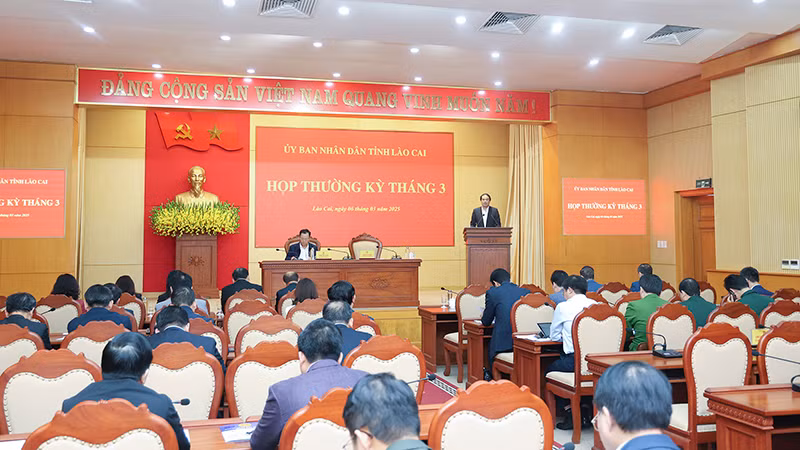 Quang cảnh phiên họp.