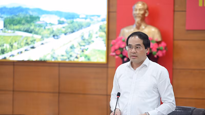 Đồng chí Trịnh Xuân Trường, Bí thư Tỉnh ủy, Chủ tịch Ủy ban nhân dân tỉnh Lào Cai phát biểu.