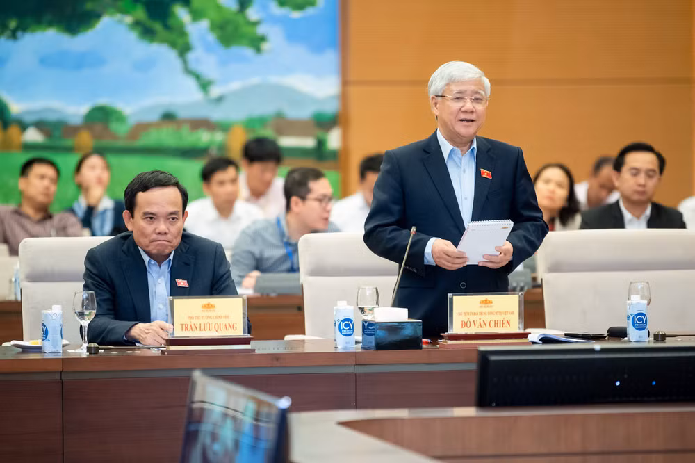 Chủ tịch Ủy ban Trung ương Mặt trận Tổ quốc Việt Nam Đỗ Văn Chiến phát biểu tại cuộc họp. Chủ tịch Ủy ban Trung ương Mặt trận Tổ quốc Việt Nam Đỗ Văn Chiến phát biểu tại cuộc họp.