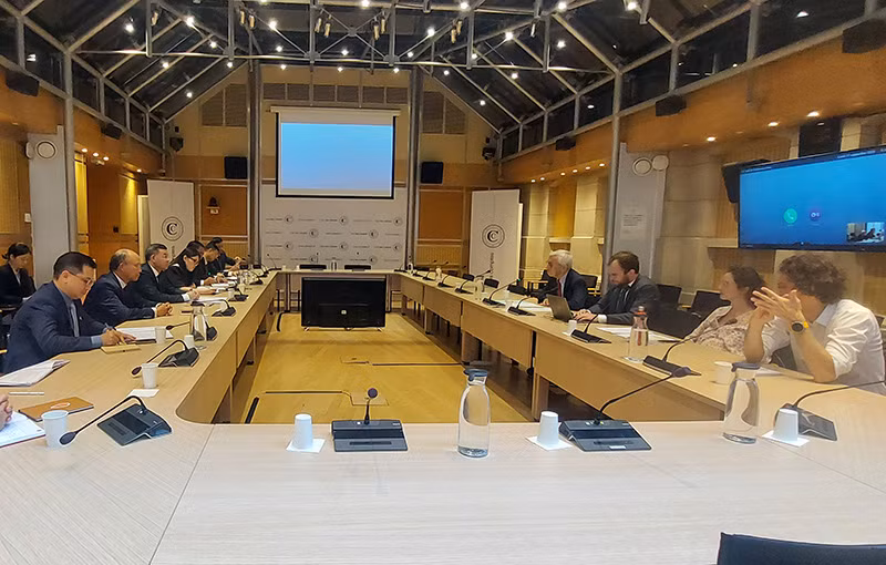 Đoàn Kiểm toán Nhà nước Việt Nam làm việc với Chủ tịch danh dự Tòa Thẩm kế Pháp Gilles-Pierre Levy. Đoàn Kiểm toán Nhà nước Việt Nam làm việc với Chủ tịch danh dự Tòa Thẩm kế Pháp Gilles-Pierre Levy.