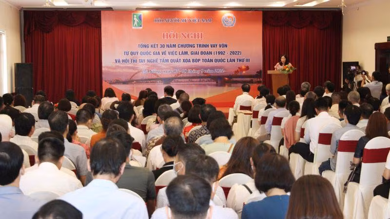 Toàn cảnh hội nghị.