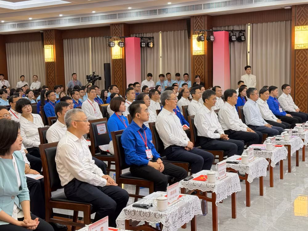 Các đại biểu dự lễ khai mạc. (Ảnh do Đại sứ quán Việt Nam tại Trung Quốc cung cấp) Các đại biểu dự lễ khai mạc. (Ảnh do Đại sứ quán Việt Nam tại Trung Quốc cung cấp)
