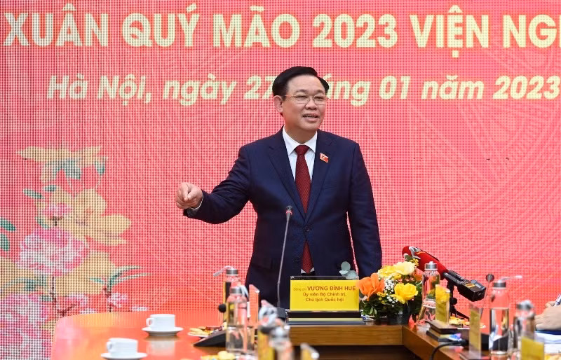 Chủ tịch Quốc hội Vương Đình Huệ phát biểu chỉ đạo, giao nhiệm vụ và chúc Tết cán bộ, công chức, viên chức và người lao động Viện Nghiên cứu lập pháp. Chủ tịch Quốc hội Vương Đình Huệ phát biểu chỉ đạo, giao nhiệm vụ và chúc Tết cán bộ, công chức, viên chức và người lao động Viện Nghiên cứu lập pháp.