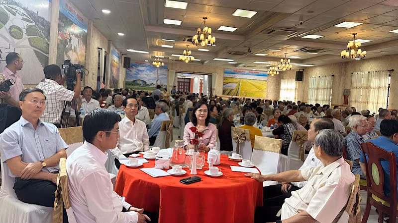 Gần 450 đại biểu dự buổi gặp mặt đầu Xuân Giáp Thìn 2024. Ảnh: TRỌNG DUY Gần 450 đại biểu dự buổi gặp mặt đầu Xuân Giáp Thìn 2024. Ảnh: TRỌNG DUY