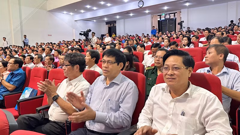 Quang cảnh tại buổi lễ. (Ảnh: TRỌNG DUY) Quang cảnh tại buổi lễ. (Ảnh: TRỌNG DUY)