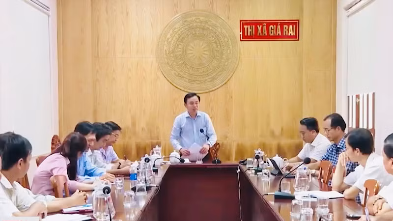 Phó Chủ tịch Ủy ban nhân dân tỉnh Bạc Liêu Phan Thanh Duy chỉ đạo các địa phương sớm khắc phục hậu quả các vụ sạt lở nghiêm trọng. Phó Chủ tịch Ủy ban nhân dân tỉnh Bạc Liêu Phan Thanh Duy chỉ đạo các địa phương sớm khắc phục hậu quả các vụ sạt lở nghiêm trọng.
