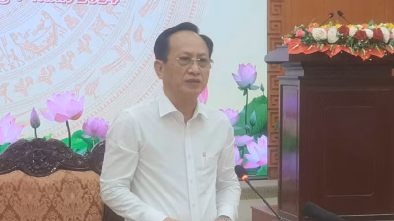 Chủ tịch Ủy ban nhân dân tỉnh Bạc Liêu Phạm Văn Thiều phát biểu ý kiến tại buổi họp báo. Chủ tịch Ủy ban nhân dân tỉnh Bạc Liêu Phạm Văn Thiều phát biểu ý kiến tại buổi họp báo.