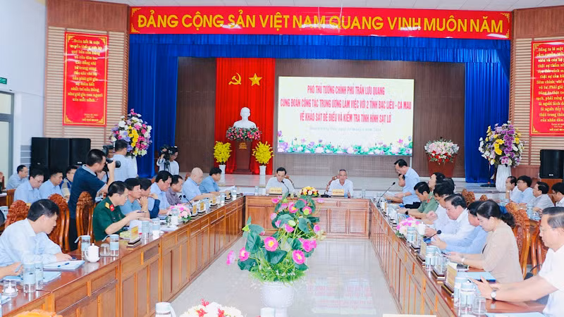 Quang cảnh buổi làm việc tại huyện Đông Hải (Bạc Liêu). Quang cảnh buổi làm việc tại huyện Đông Hải (Bạc Liêu).