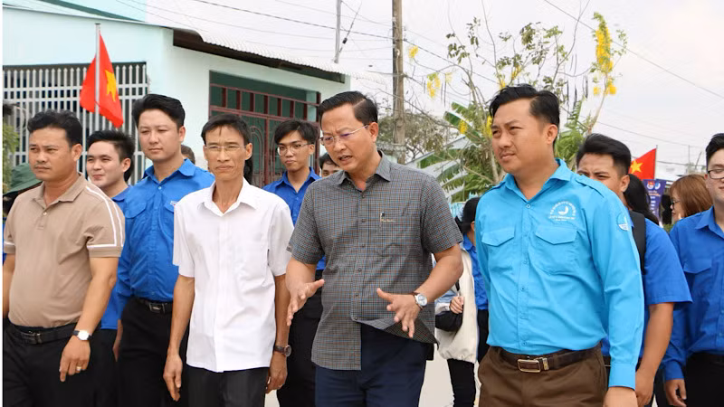 Lãnh đạo chủ chốt huyện Vĩnh Lợi (Bạc Liêu) thường xuyên đến thăm, kịp thời chỉ đạo tháo gỡ những khó khăn, vướng mắc ở xã Hưng Hội - nơi có hơn 76% hộ Khmer.