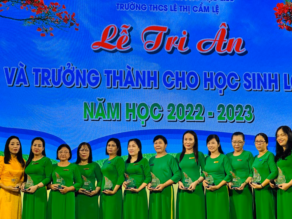 Trường THCS Lê Thị Cẩm Lệ (TP Bạc Liêu) luôn quan tâm động viên, khích lệ những giáo viên có thành tích giảng dạy. (Ảnh Trọng Duy)