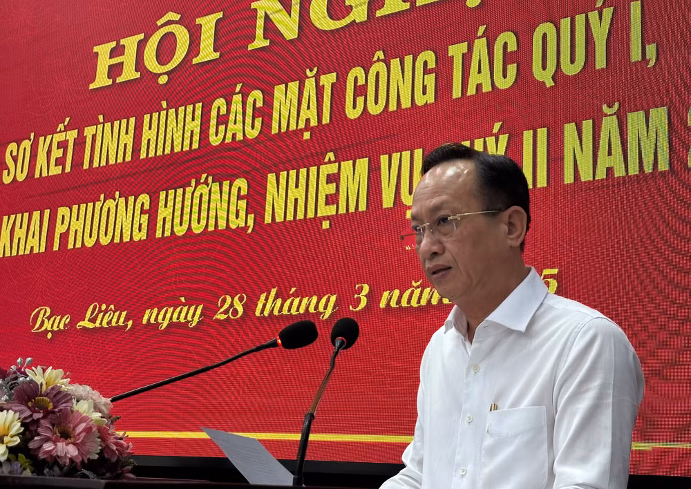 Phó Bí thư Tỉnh ủy, Chủ tịch Ủy ban nhân tỉnh Bạc Liêu Phạm Văn Thiều thông tin tóm tắt những thuận lợi, khó khăn của tỉnh hiện nay cần quyết liệt tháo gỡ, giải quyết. Ảnh: TD