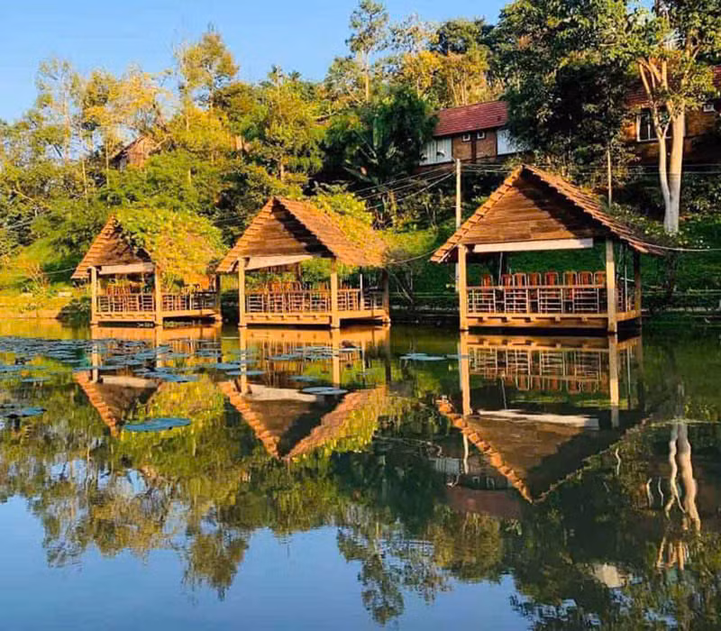 Khu du lịch Ako Dhong được nhiều du khách ghé thăm khi đến với thành phố Buôn Ma Thuột.