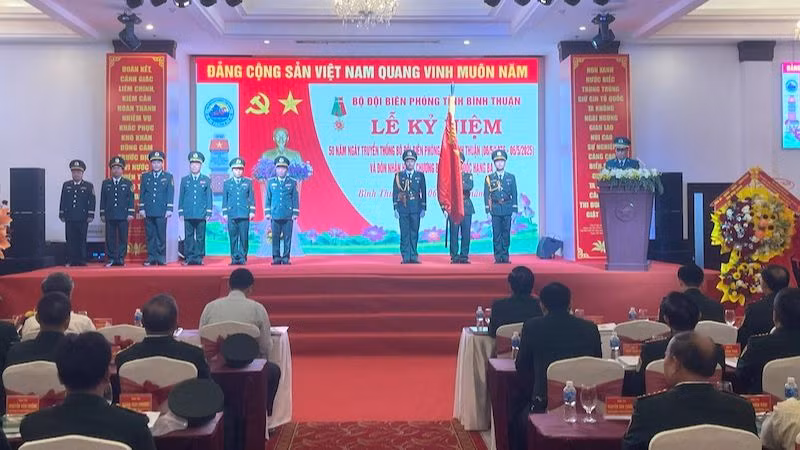 Bộ đội Biên phòng tỉnh Bình Thuận vinh dự được Chủ tịch nước ký quyết định tặng thưởng Huân chương Bảo vệ Tổ quốc hạng Ba.