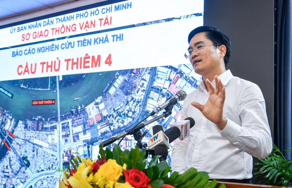 Đồng chí Trần Quang Lâm, Giám đốc Sở Giao thông vận tải Thành phố Hồ Chí Minh Đồng chí Trần Quang Lâm, Giám đốc Sở Giao thông vận tải Thành phố Hồ Chí Minh