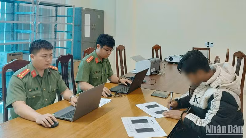 Công an tỉnh Lâm Đồng triệu tập, xử lý người đăng thông tin sai sự thật lên mạng xã hội.