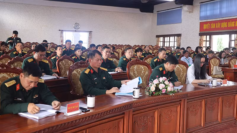 Đại biểu tham dự hội thảo.