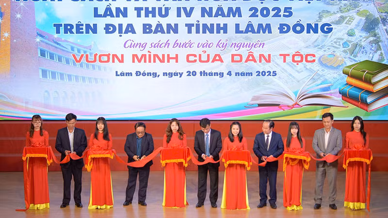 Khai mạc Ngày Sách và Văn hóa đọc Việt Nam tỉnh Lâm Đồng năm 2025 và phát động phong trào xây dựng văn hóa đọc trên địa bàn tỉnh. Khai mạc Ngày Sách và Văn hóa đọc Việt Nam tỉnh Lâm Đồng năm 2025 và phát động phong trào xây dựng văn hóa đọc trên địa bàn tỉnh.