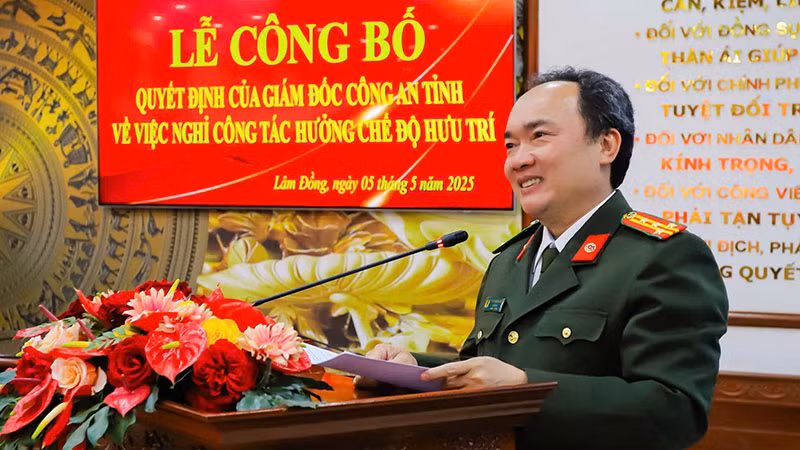 Đại tá Trương Minh Đương, Giám đốc Công an tỉnh Lâm Đồng phát biểu tại buổi lễ. Đại tá Trương Minh Đương, Giám đốc Công an tỉnh Lâm Đồng phát biểu tại buổi lễ.