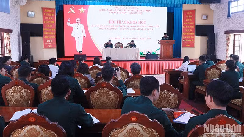 Quang cảnh buổi hội thảo.