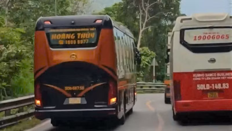 Các phương tiện vi phạm giao thông trên đèo Bảo Lộc được camera ghi lại.