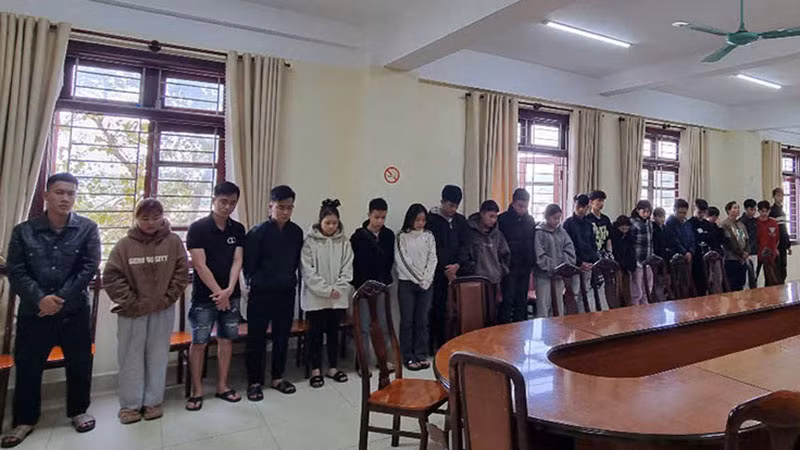 Nhóm đối tượng tại Cơ quan Công an.