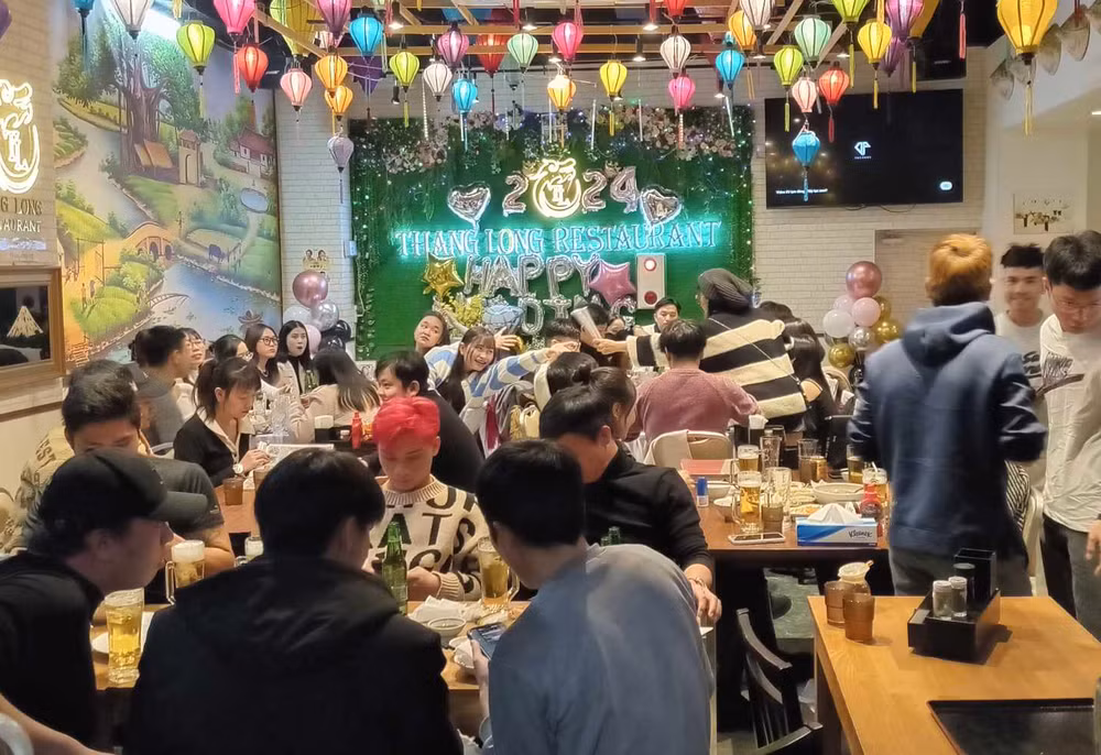 Quán phở của anh Thành bên Nhật Bản luôn đông khách. (Ảnh: NVCC) Quán phở của anh Thành bên Nhật Bản luôn đông khách. (Ảnh: NVCC)