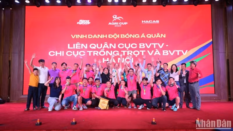 Đội bóng Liên quân Cục Bảo vệ thực vật - Chi cục Trồng trọt và Bảo vệ thực vật Hà Nội đạt danh hiệu Á quân AgriCup 2024. Đội bóng Liên quân Cục Bảo vệ thực vật - Chi cục Trồng trọt và Bảo vệ thực vật Hà Nội đạt danh hiệu Á quân AgriCup 2024.