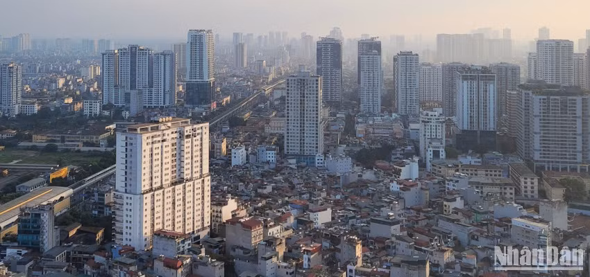 Cần có những giải pháp nhằm thúc đẩy thị trường bất động sản phát triển bền vững trong tương lai. Cần có những giải pháp nhằm thúc đẩy thị trường bất động sản phát triển bền vững trong tương lai.