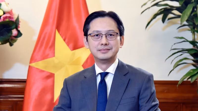 Thứ trưởng Ngoại giao Đỗ Hùng Việt, Trưởng SOM ASEAN Việt Nam chia sẻ với báo chí. (Ảnh: BNG)