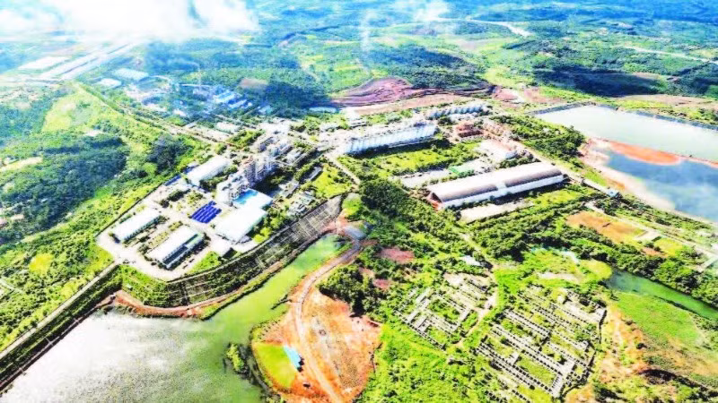 Dự án Nhà máy Alumin Nhân Cơ (hiện tại) có công suất 650.000 tấn alumin/năm, đóng góp cho ngân sách tỉnh Đắk Nông mỗi năm khoảng 500 tỷ đồng.