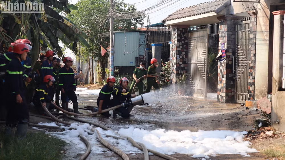 Hiện trường vụ cháy. Hiện trường vụ cháy.