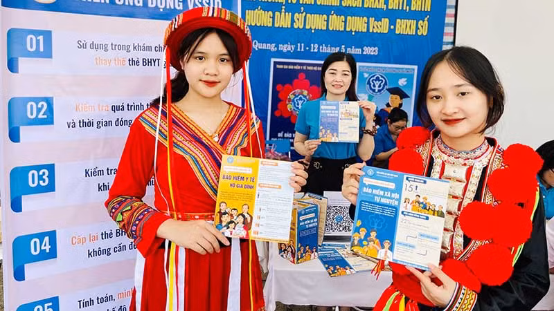 Tuyên truyền chính sách bảo hiểm xã hội, bảo hiểm y tế cho người dân tại tỉnh Tuyên Quang.