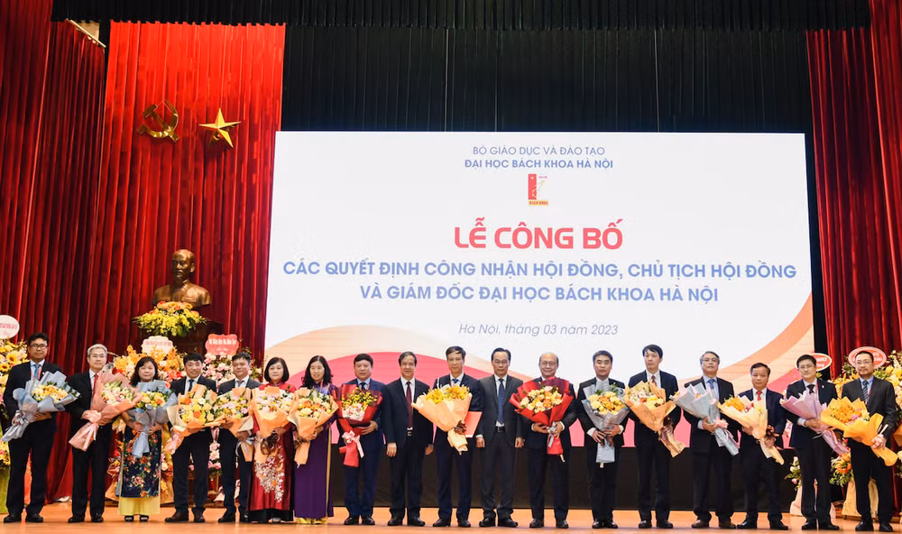 Hội đồng Đại học Bách khoa Hà Nội.
