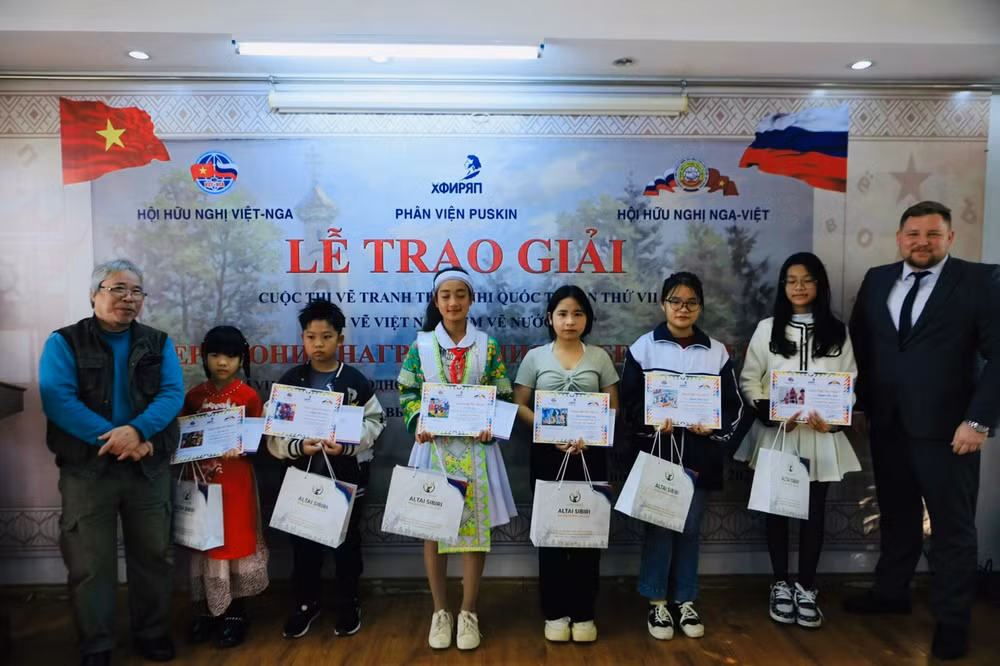 Đây là năm đầu tiên Cuộc thi có em thiếu nhi dân tộc thiểu số tham gia. (Ảnh: Trần Hiếu)