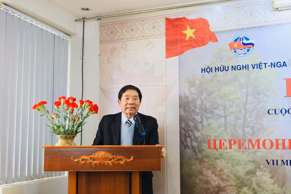 Ông Trịnh Quốc Khánh, Phó Chủ tịch thường trực Hội Hữu nghị Việt-Nga phát biểu tại buổi lễ. (Ảnh: Trần Hiếu)