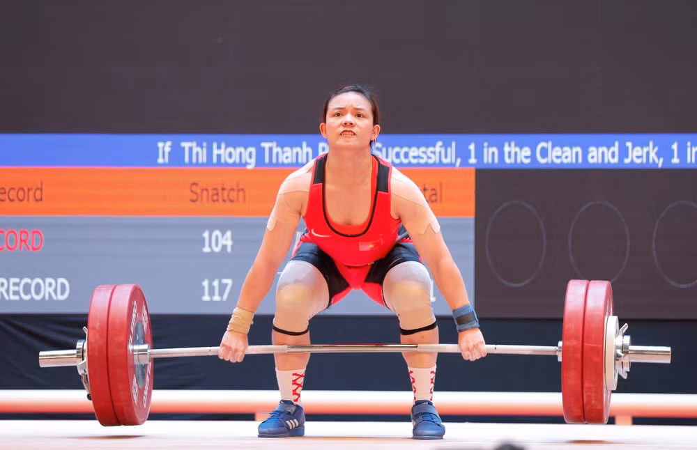 Nữ đô cử Phạm Thị Hồng Thanh từng thiết lập ba kỷ lục đại hội tại SEA Games 31. (Ảnh: TTXVN)