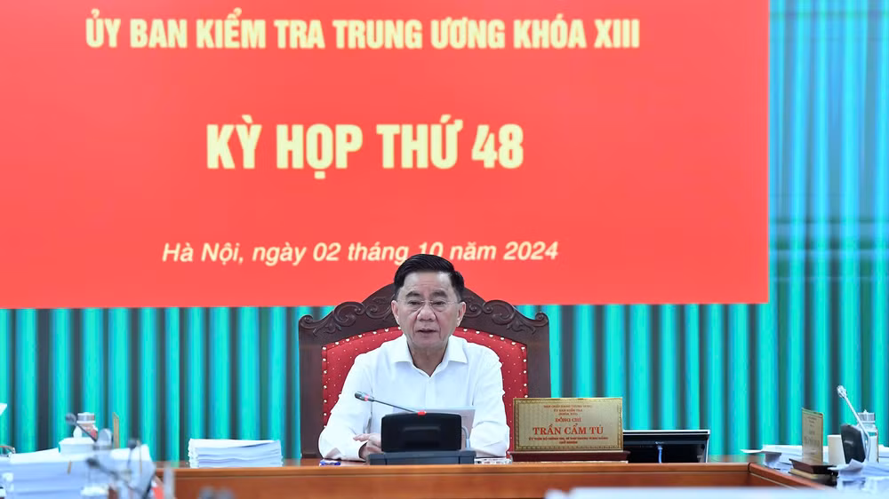 Đồng chí Trần Cẩm Tú, Ủy viên Bộ Chính trị, Bí thư Trung ương Đảng, Chủ nhiệm Ủy ban Kiểm tra Trung ương chủ trì Kỳ họp thứ 48 . Ảnh: ĐĂNG KHOA
