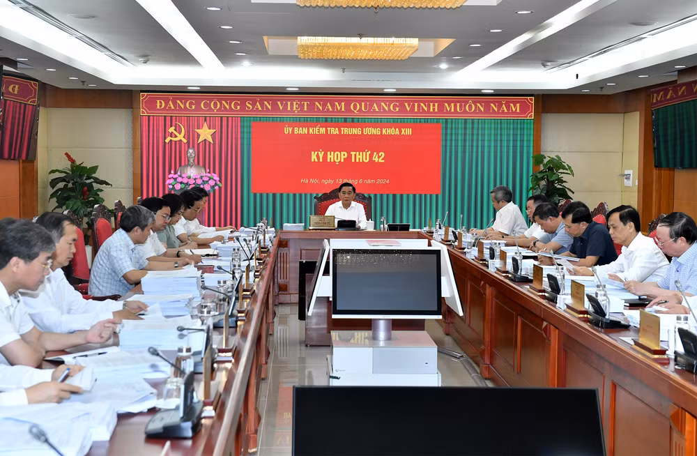 Tại Kỳ họp thứ 42, Ủy ban Kiểm tra Trung ương đề nghị cấp có thẩm quyền thi hành kỷ luật một số tổ chức đảng và đảng viên. (Ảnh: ĐĂNG KHOA)