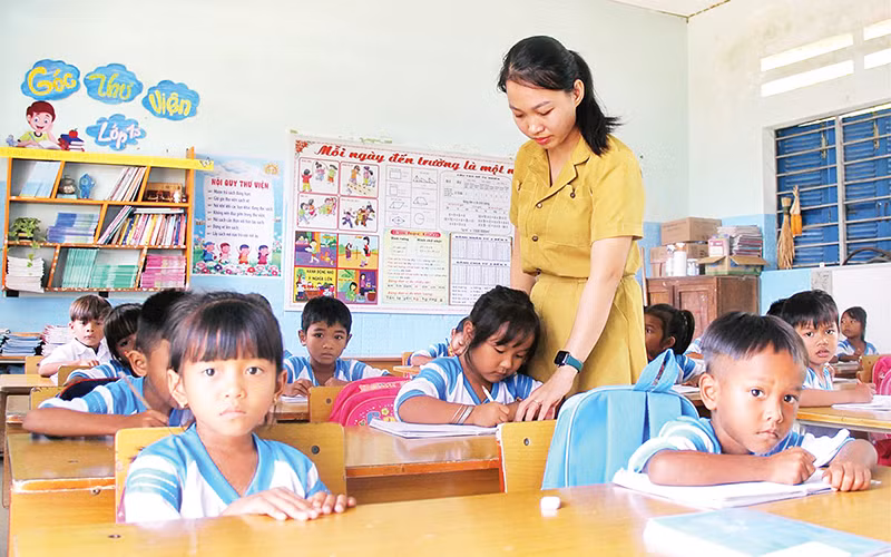 Tiết học tiếng Việt của học sinh Trường tiểu học Cam Phước Đông 1 (TP Cam Ranh, tỉnh Khánh Hòa). (Ảnh THANH PHONG) Tiết học tiếng Việt của học sinh Trường tiểu học Cam Phước Đông 1 (TP Cam Ranh, tỉnh Khánh Hòa). (Ảnh THANH PHONG)