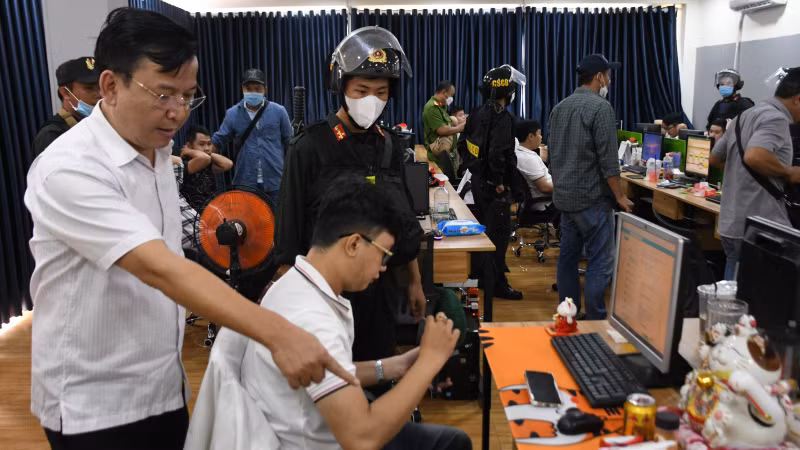 Đại tá Nguyễn Văn Lộc, Phó Giám đốc Công an tỉnh Tiền Giang, Trưởng Ban chuyên án chỉ đạo các lực lượng làm nhiệm vụ. (Ảnh: Trọng Tín). Đại tá Nguyễn Văn Lộc, Phó Giám đốc Công an tỉnh Tiền Giang, Trưởng Ban chuyên án chỉ đạo các lực lượng làm nhiệm vụ. (Ảnh: Trọng Tín).
