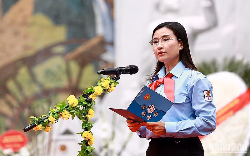 Đồng chí Nguyễn Phạm Duy Trang ôn lại cuộc đời hoạt động cách mạng dũng cảm của Anh hùng liệt sĩ Kim Đồng.