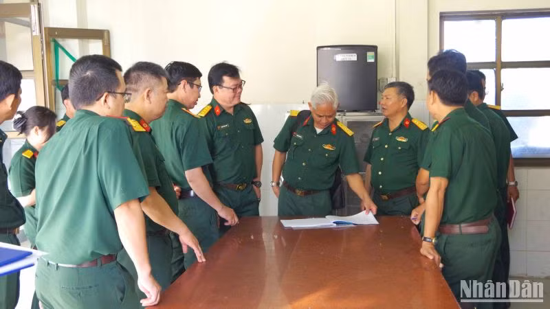 Đoàn công tác kiểm tra thực tế tại Bệnh viện Quân dân y tỉnh Sóc Trăng. Đoàn công tác kiểm tra thực tế tại Bệnh viện Quân dân y tỉnh Sóc Trăng.