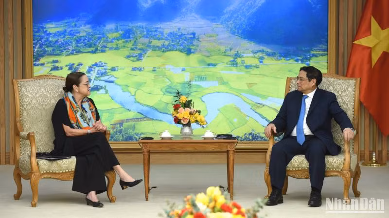 Thủ tướng Phạm Minh Chính tiếp Bộ trưởng Ngoại giao nước Cộng hòa El Salvador Alexandra Hill Tinoco. (Ảnh: Trần Hải) Thủ tướng Phạm Minh Chính tiếp Bộ trưởng Ngoại giao nước Cộng hòa El Salvador Alexandra Hill Tinoco. (Ảnh: Trần Hải)